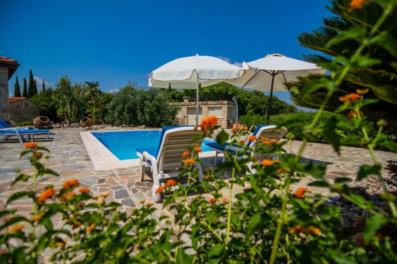 Gujadani Villa Simou Ngoại thất bức ảnh
